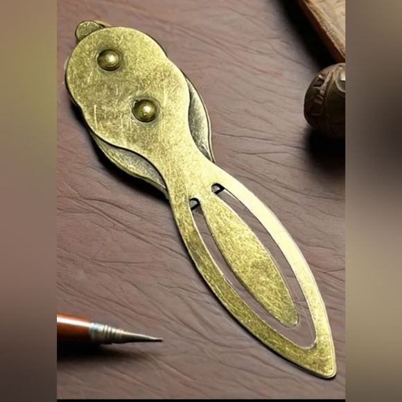 2/30$ Or 3/$35 Crystal Glass Hummingbird Decorative Bookmark-(#0208) - Picture 3 of 6